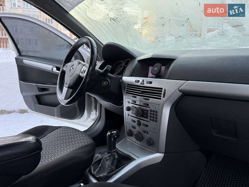 Универсал Opel Astra 2009 в Тернополе