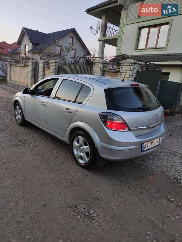 Хэтчбек Opel Astra 2014 в Коломые