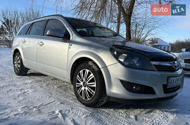 Універсал Opel Astra 2010 в Лозовій