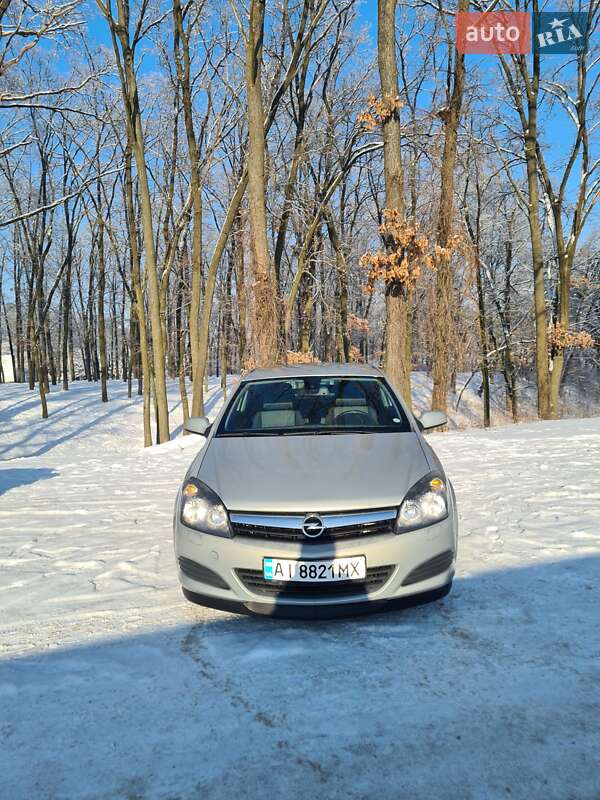 Хэтчбек Opel Astra 2005 в Киеве