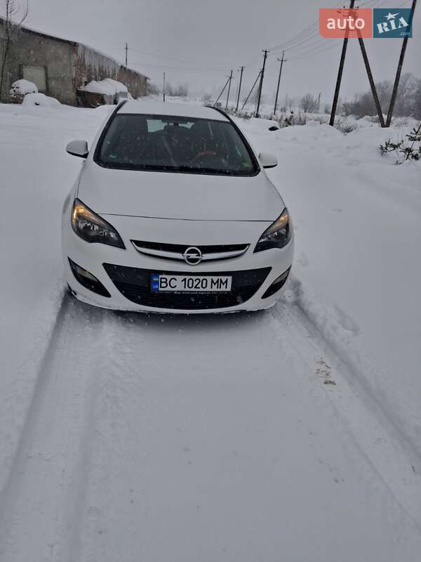 Универсал Opel Astra 2015 в Дрогобыче