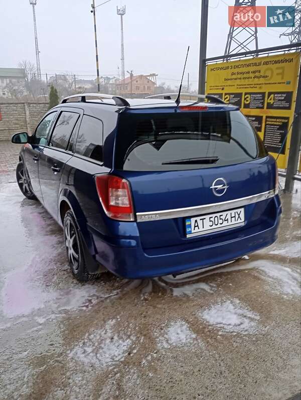 Универсал Opel Astra 2011 в Богородчанах