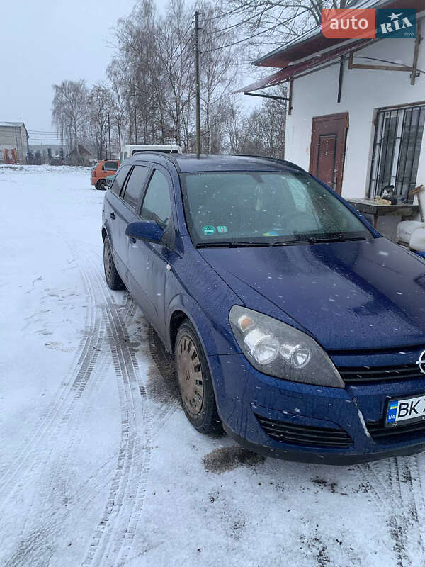 Универсал Opel Astra 2005 в Дубно