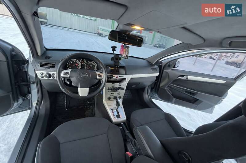 Универсал Opel Astra 2007 в Буштыне