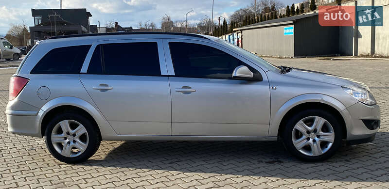 Универсал Opel Astra 2009 в Дрогобыче
