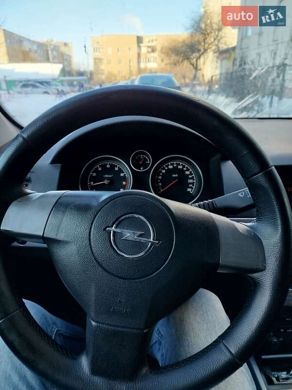 Универсал Opel Astra 2005 в Винниках