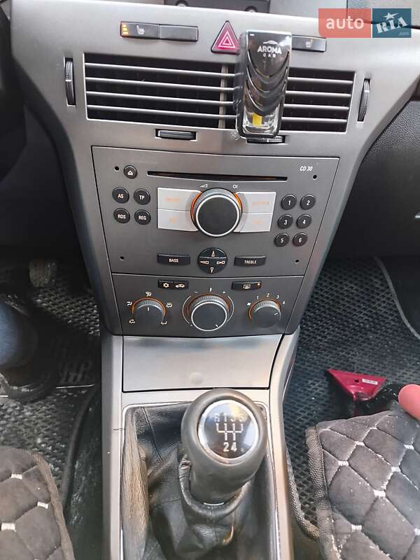 Универсал Opel Astra 2005 в Винниках