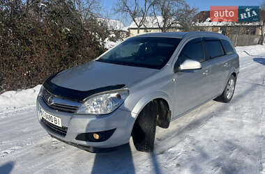 Універсал Opel Astra 2009 в Хусті