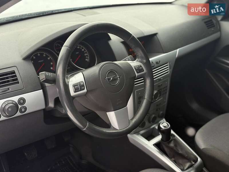 Хэтчбек Opel Astra 2009 в Запорожье