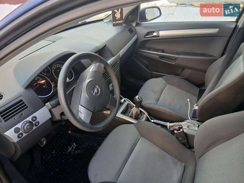 Хэтчбек Opel Astra 2005 в Черновцах