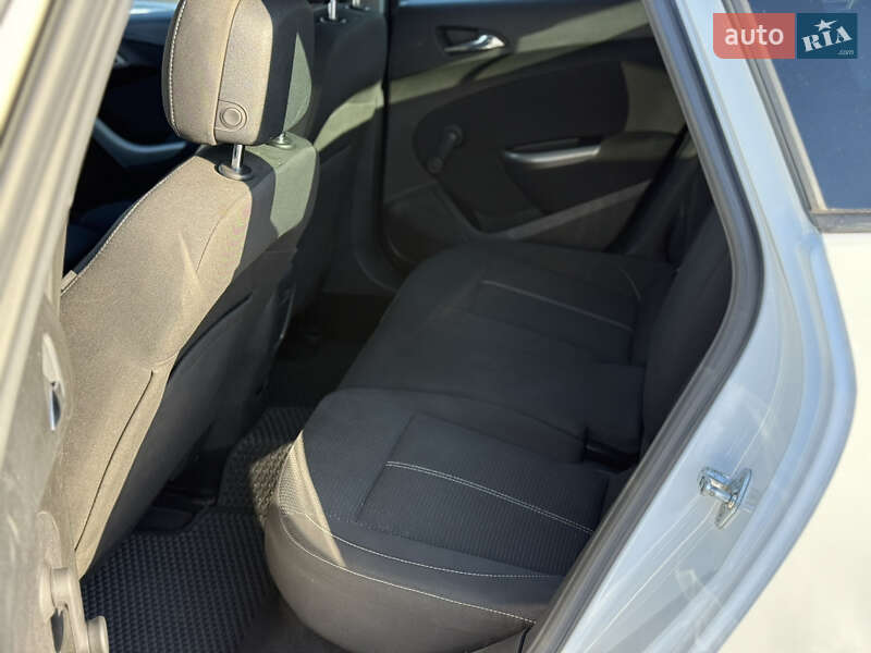 Универсал Opel Astra 2011 в Хмельницком