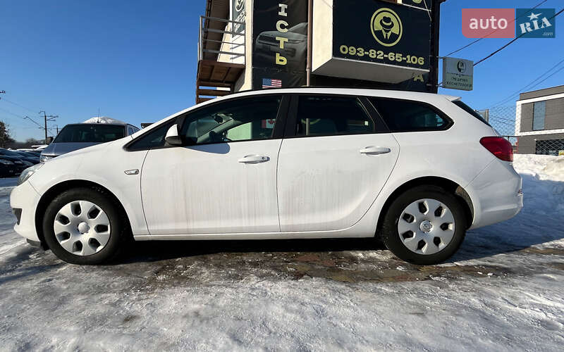 Универсал Opel Astra 2014 в Стрые