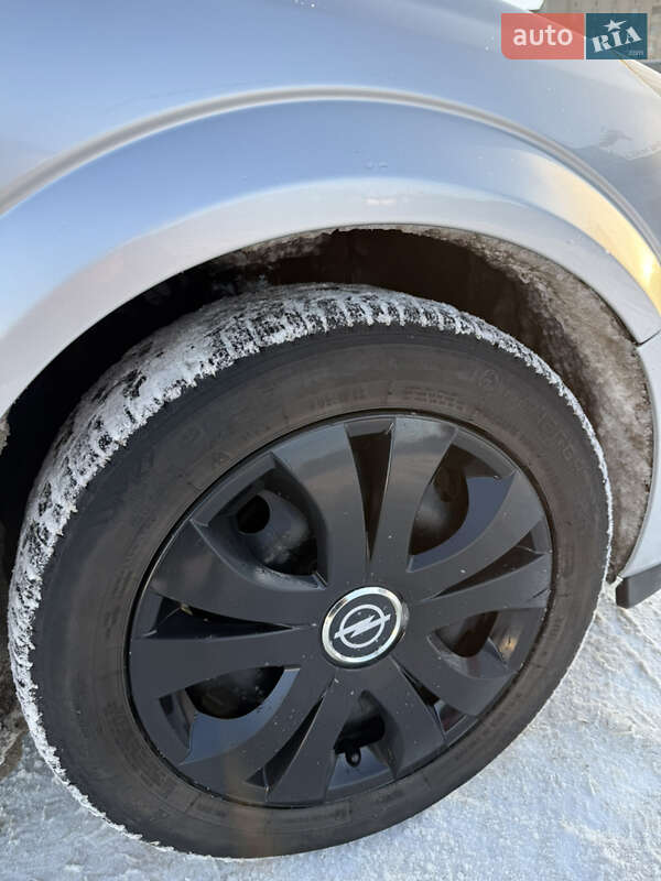 Универсал Opel Astra 2005 в Тернополе