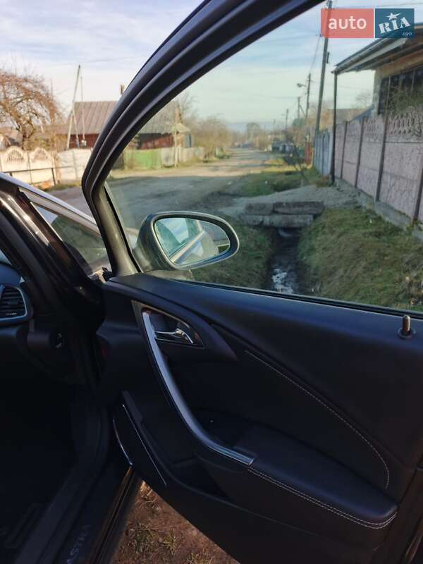 Универсал Opel Astra 2012 в Богородчанах