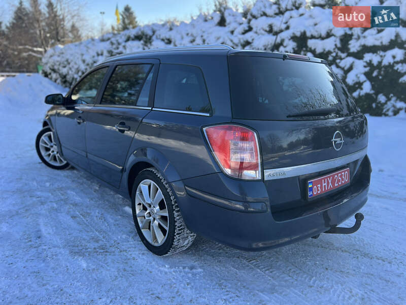 Универсал Opel Astra 2009 в Луцке