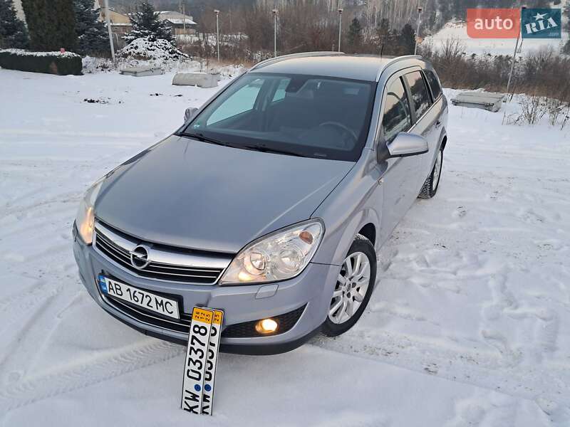 Универсал Opel Astra 2009 в Могилев-Подольске