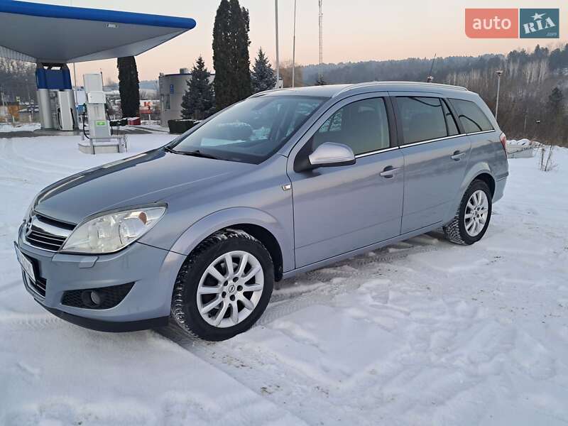 Универсал Opel Astra 2009 в Могилев-Подольске