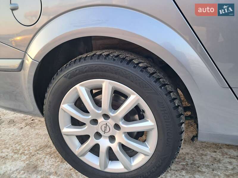 Универсал Opel Astra 2009 в Могилев-Подольске