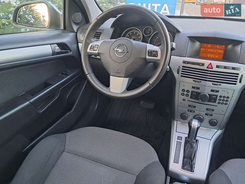 Универсал Opel Astra 2009 в Могилев-Подольске