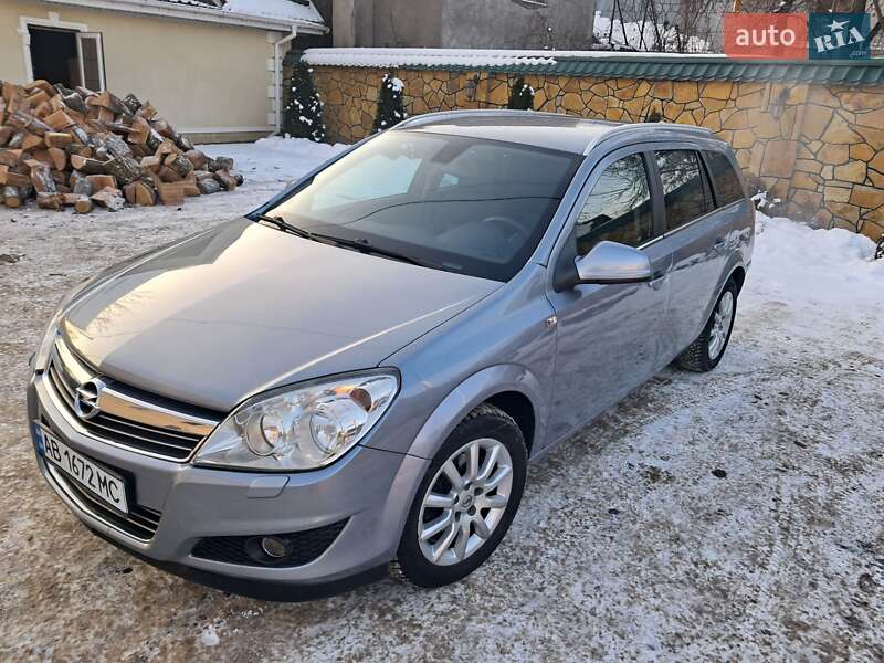 Универсал Opel Astra 2009 в Могилев-Подольске