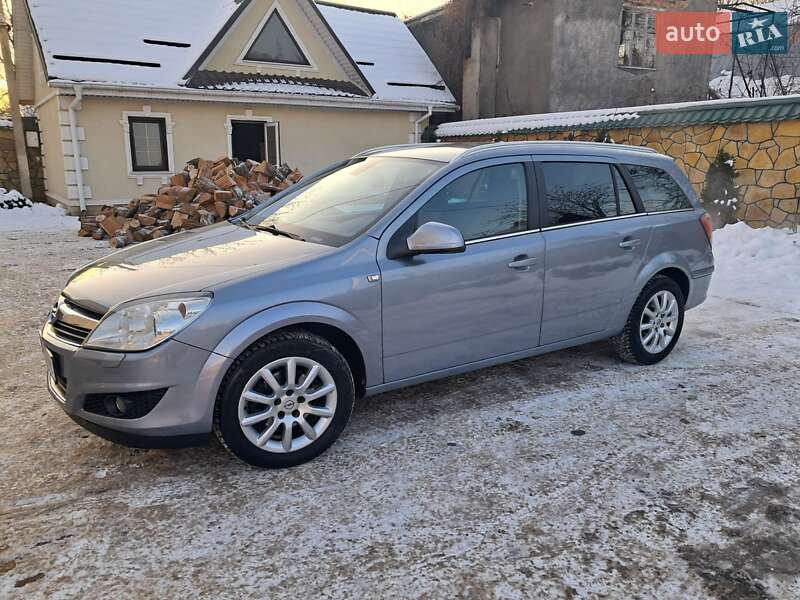 Универсал Opel Astra 2009 в Могилев-Подольске