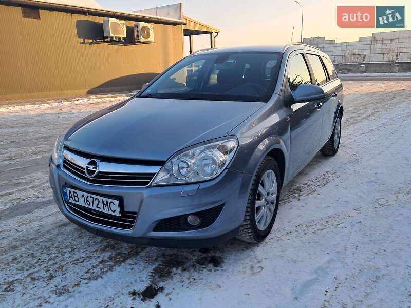 Универсал Opel Astra 2009 в Могилев-Подольске