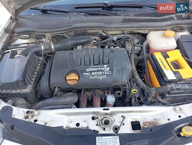 Универсал Opel Astra 2006 в Ужгороде