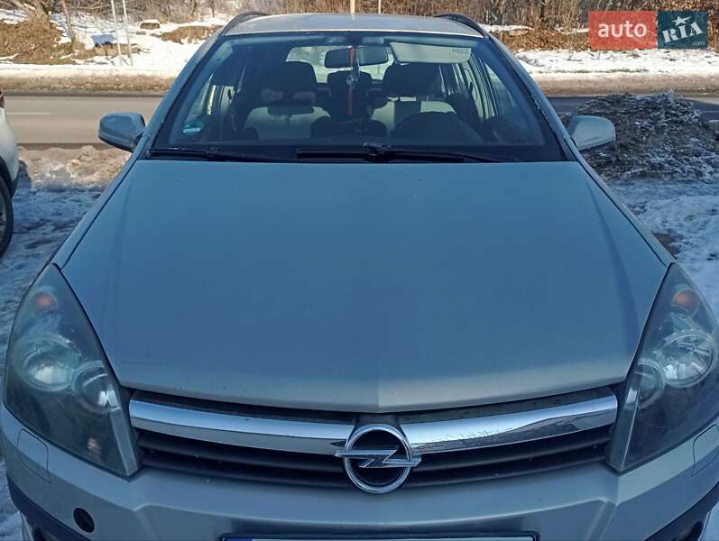 Универсал Opel Astra 2006 в Ужгороде