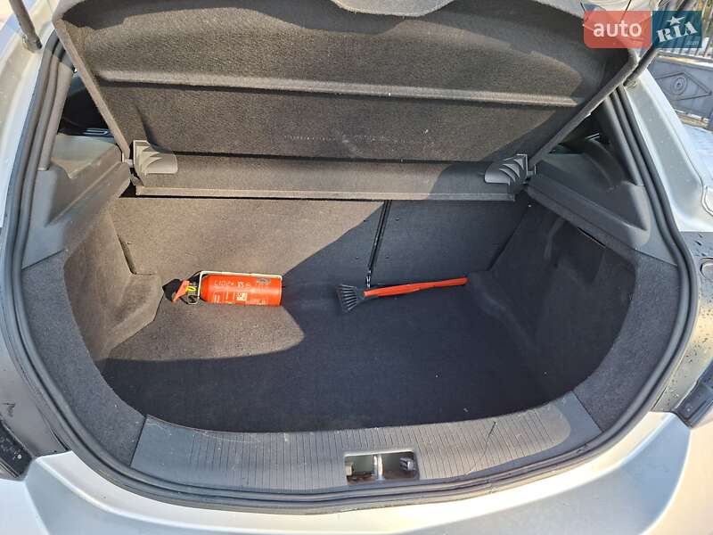 Купе Opel Astra 2007 в Миргороде