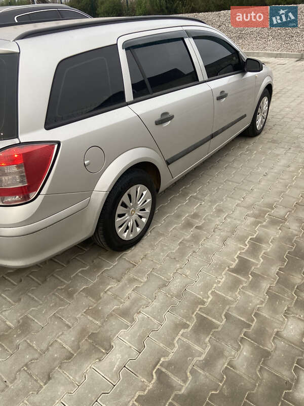 Универсал Opel Astra 2008 в Киеве