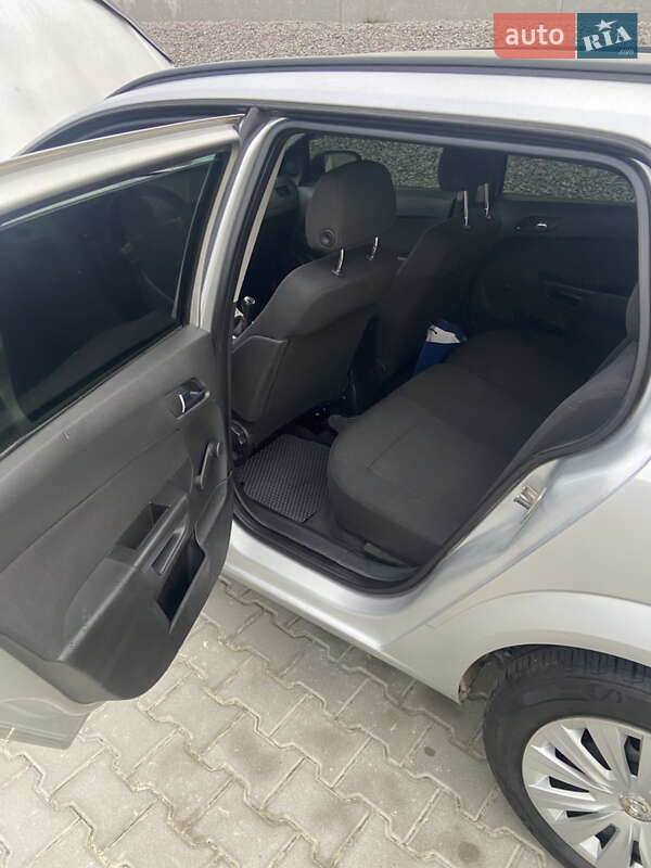 Универсал Opel Astra 2008 в Киеве