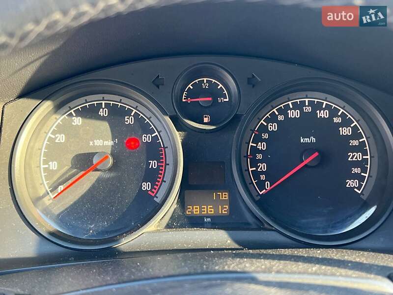 Седан Opel Astra 2012 в Киеве