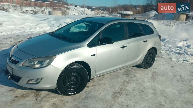 Хэтчбек Opel Astra 2011 в Львове