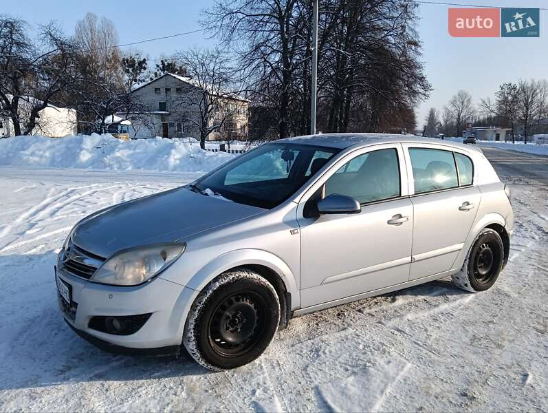 Хэтчбек Opel Astra 2007 в Малине