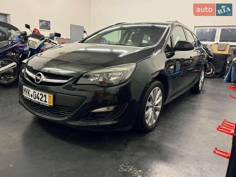 Универсал Opel Astra 2013 в Киеве
