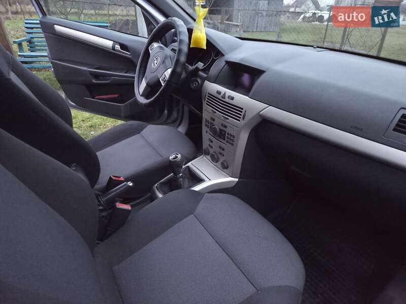Универсал Opel Astra 2007 в Луцке