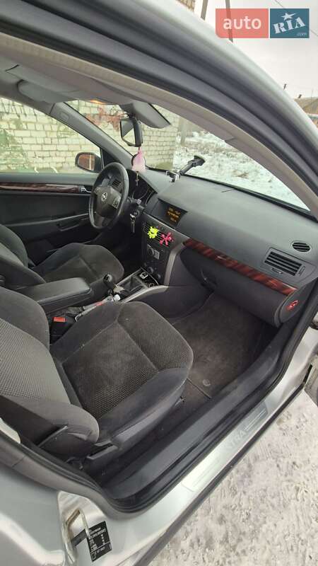 Хэтчбек Opel Astra 2004 в Подольске