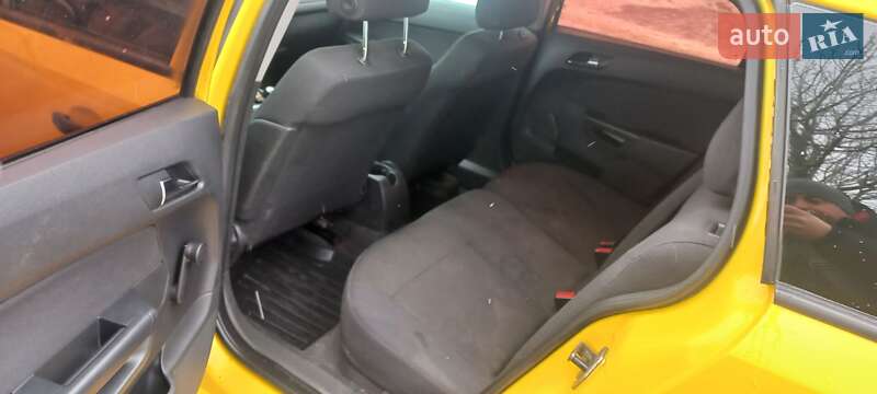 Универсал Opel Astra 2009 в Глухове