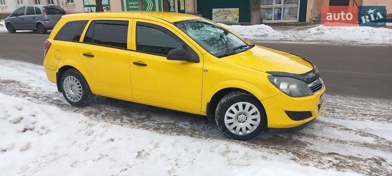Универсал Opel Astra 2009 в Глухове