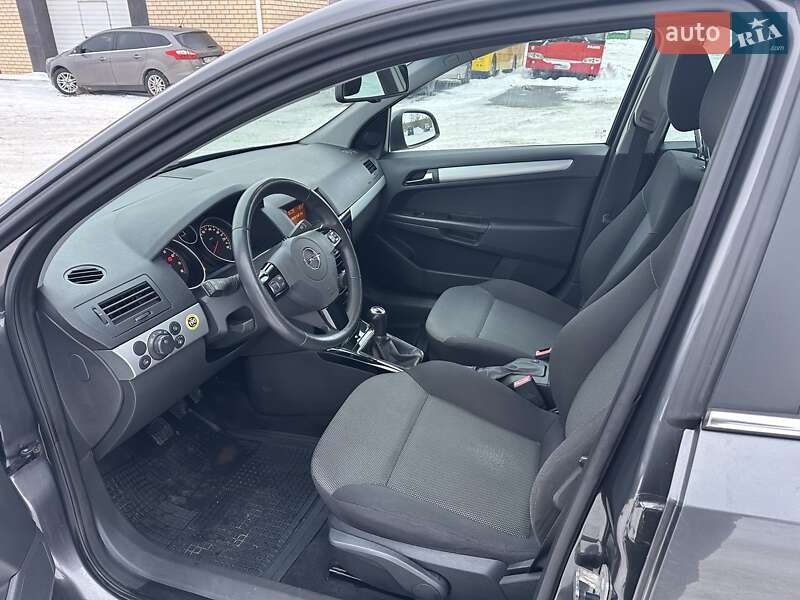 Универсал Opel Astra 2010 в Луцке фото 10 Универсал Opel Astra 2010 в Луцке