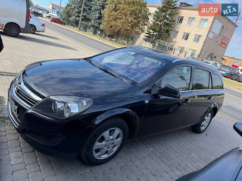 Opel Astra 2010 Opel Astra 2010