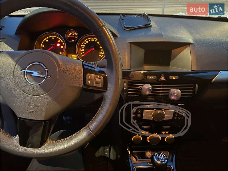 Седан Opel Astra 2010 в Черновцах фото 6 Седан Opel Astra 2010 в Черновцах