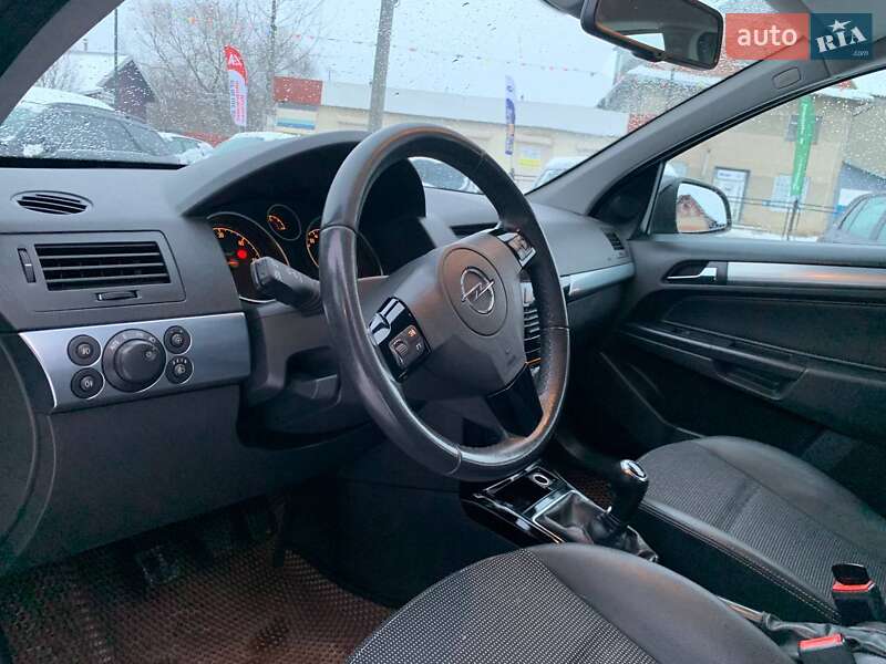 Хетчбек Opel Astra 2010 в Коломиї