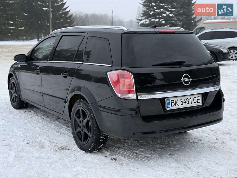Универсал Opel Astra 2007 в Ровно