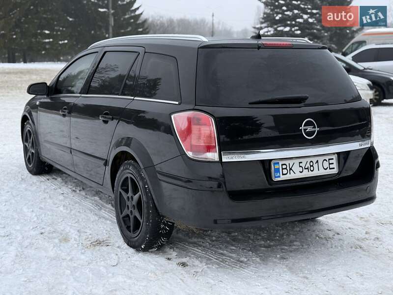 Универсал Opel Astra 2007 в Ровно