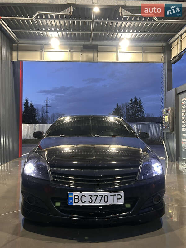 Хэтчбек Opel Astra 2005 в Львове