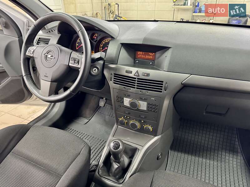 Хэтчбек Opel Astra 2006 в Сумах