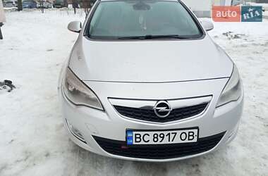 Универсал Opel Astra 2012 в Львове