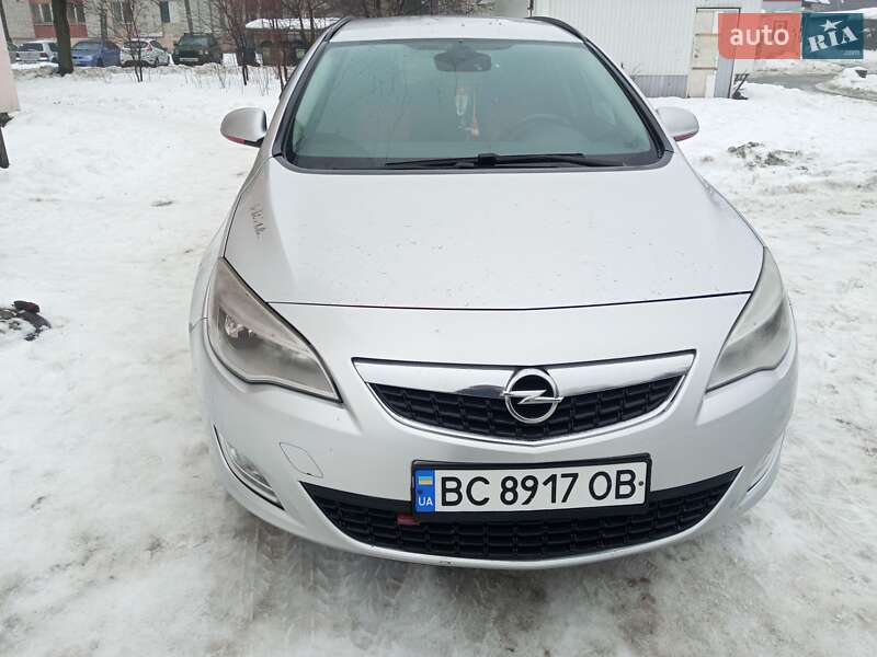 Opel Astra 2012