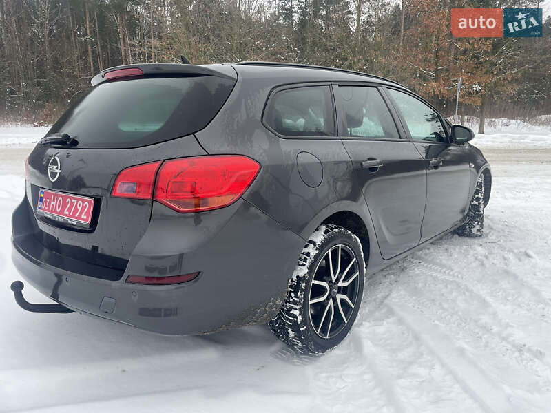 Универсал Opel Astra 2012 в Ковеле